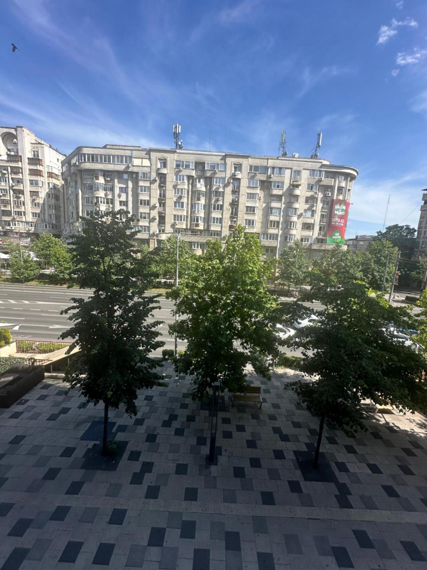 Decebal Apartment Overlooking The Boulevard Bucureşti Ngoại thất bức ảnh